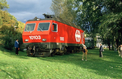 SBB Re 4/4 vor VHS, 1983