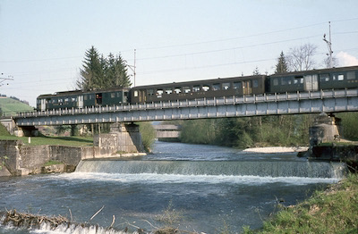 SBB, Emmenmatt, Brücke über die grosse Emme, Personenzug mit BDe 4/4, Aufnahme 1967