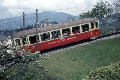 CEV Zahnstangenstrecke ob Blonay mit Schloss, 1963