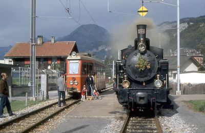 MIB, Meiringen, Ballenberg-Dampflok G 3/4 208 und Bem 4/4 7, Aufnahme 1983