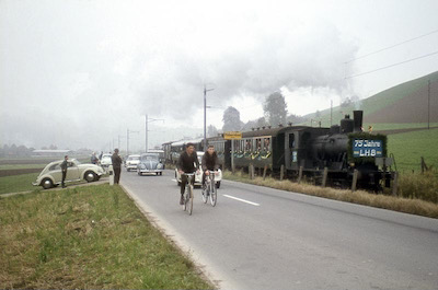 VHB Dampfzug 75 Jahre LHB vor Huttwil, 1964