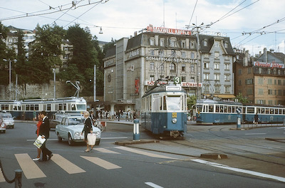 VBZ, Zürich-Central, Trams 3 (Be 4/4 1411), 4 (Be 4/4) und 7 (Be 4/6), Aufnahme 1966