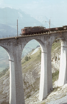 BLS, Luogelkin-Viadukt, Güterzug mit Ae 6/8 der Serie 205-208, Aufnahme 1965