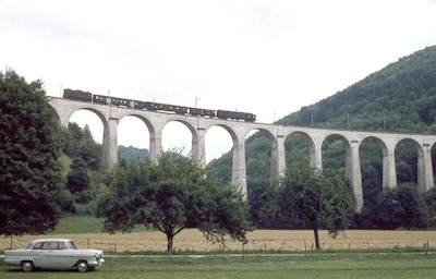 SBB, Viadukt bei Saint-Ursanne, Personenzug mit Ae 3/5, Aufnahme 1966