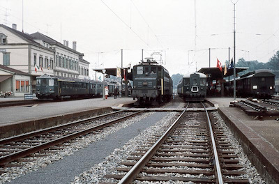 SBB, Payerne, vier Züge, Ae 3/6 10693, Aufnahme 1972