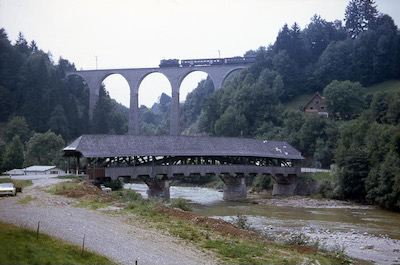 SBB, Guggenloch-Viadukt bei Lütisburg, Personenzug der BT mit Be 4/4, Aufnahme 1973