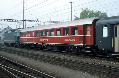 SBB, Langenthal, Speisewagen WR 1140 der damaligen INTRAFLUG im früheren Kleid der MITROPA, Aufnahme 1983