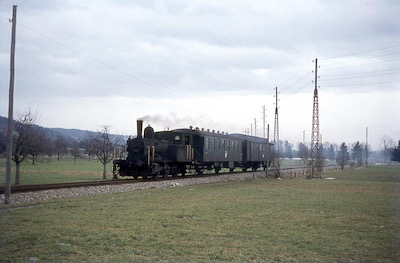 Sursee-Triengen-Bahn, Geuensee, Dampfzug mit E 3/3 8522, B3 3 und DZ3 52, Aufnahme 1971