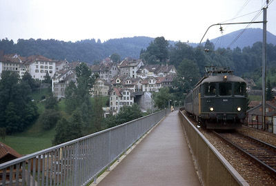 BT, Lichtensteig, Personenzug mit SBB Re 4/4 I 10030, Aufnahme 1973