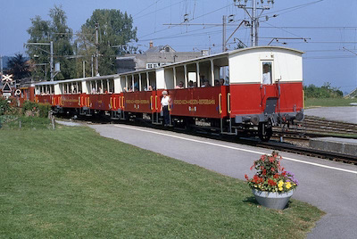 RHB, Heiden, Personenzug mit allen fünf offenen Zweiachsern des Baujahres 1875, Aufnahme 1991