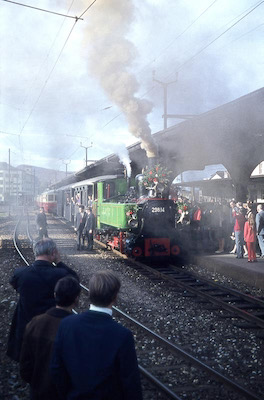 WB, Liestal, Dampfzug mit ÖBB C1-n2t 298.14 am 90-Jahr-Jubiläum der WB, Aufnahme 1. Nov. 1970