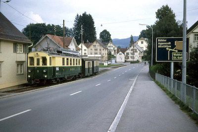 SGA, Teufen AR südlich des Bahnhofs, Personenzug von Bühler kommend mit ABDeh 4/4 1, Aufnahme 1973