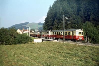 AB, zwischen Jakobsbad und Urnäsch, Pendelzug mit ABt 62 und BDe 4/4 46 oder 47, Aufnahme 1973